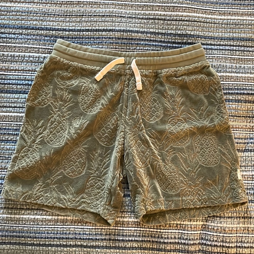 Chubbies Lounge Wear Shorts 7 inch inseam Green Size Small